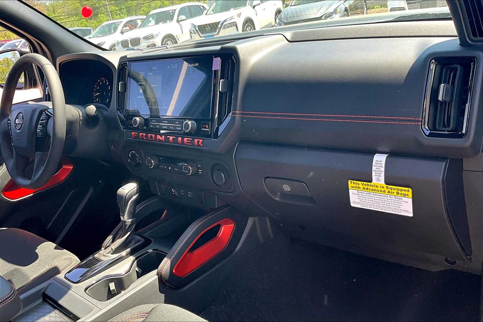 2025 Nissan Frontier PRO-4X - Photo 9