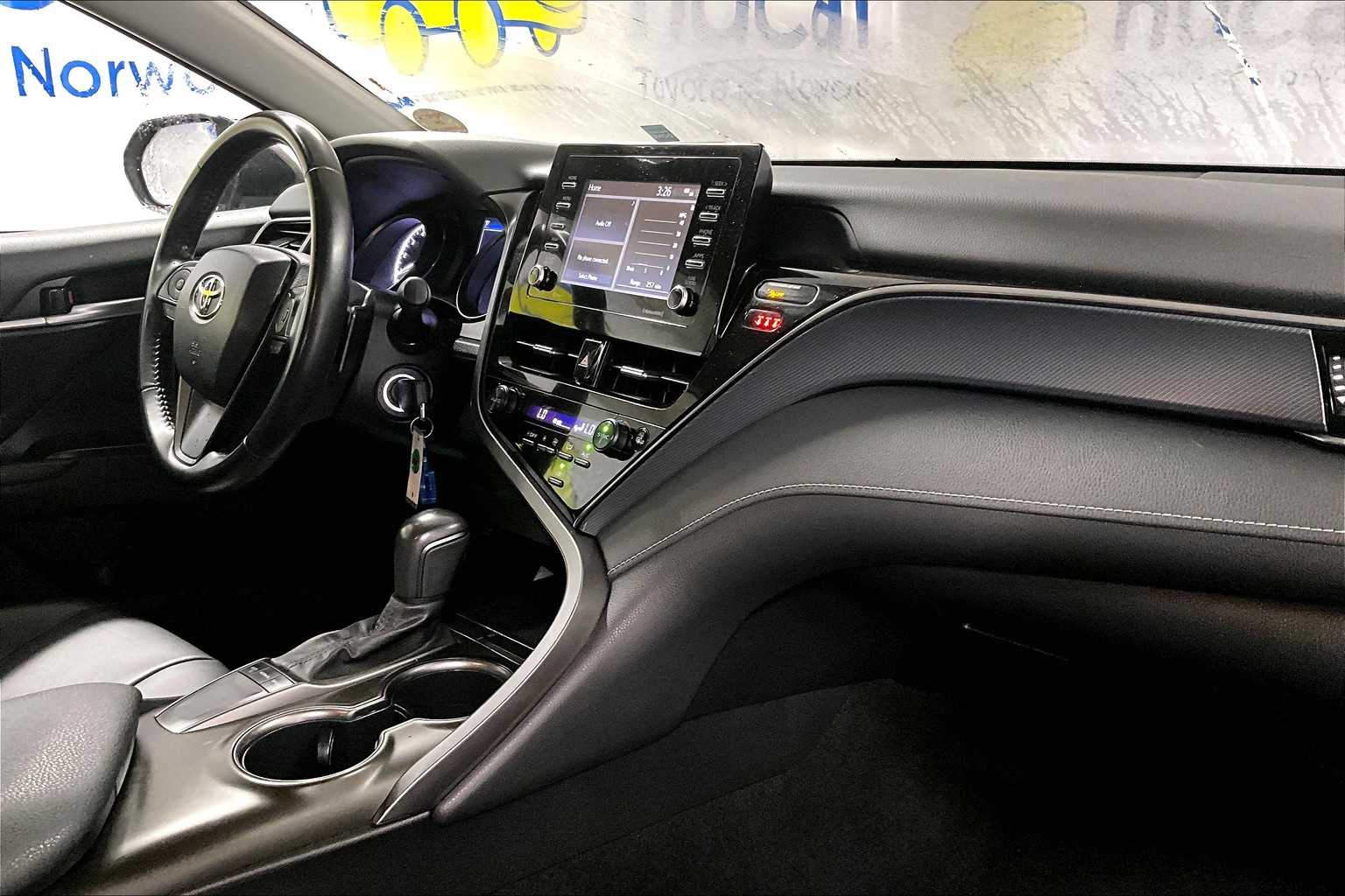 2023 Toyota Camry SE - Photo 14