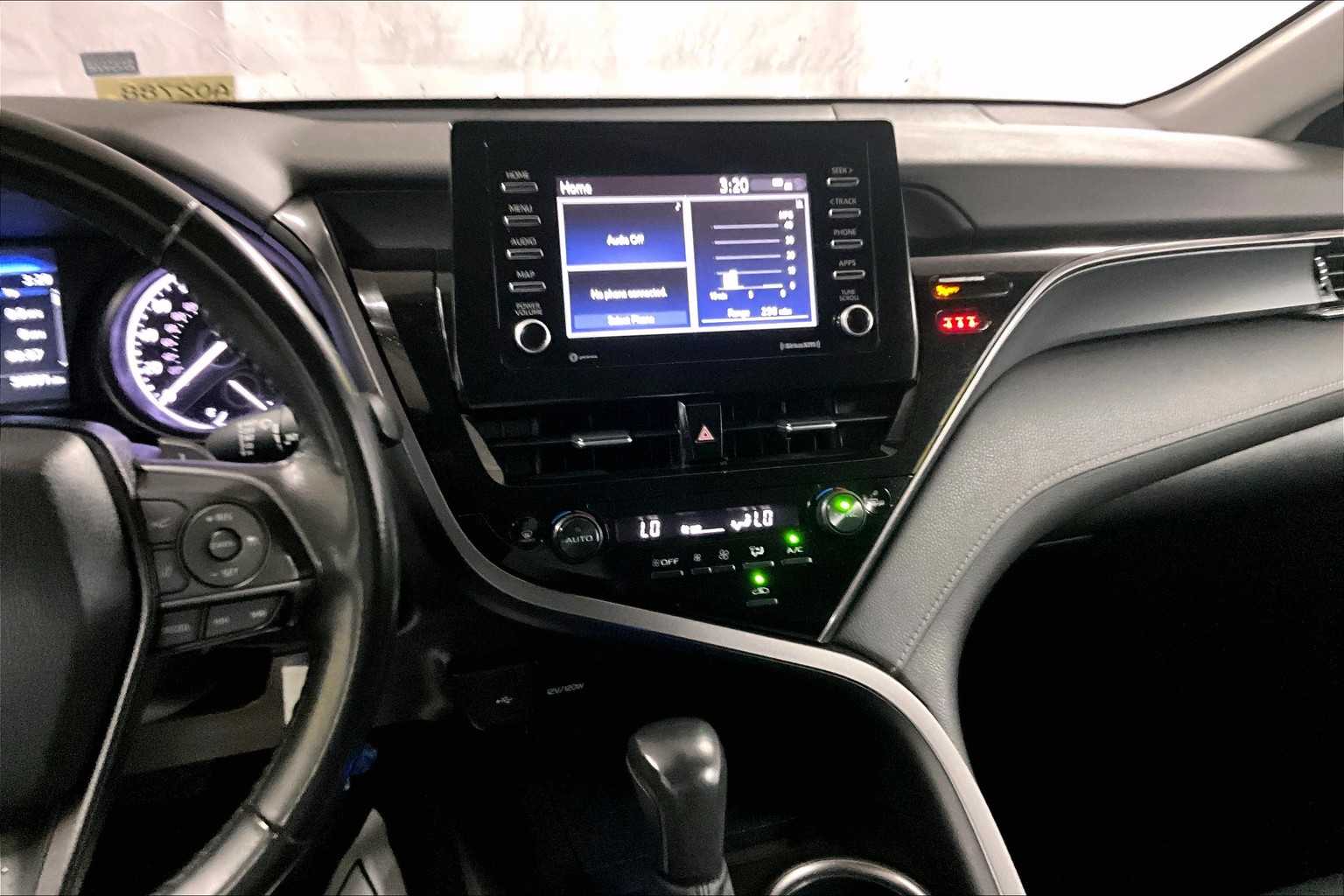 2023 Toyota Camry SE - Photo 18