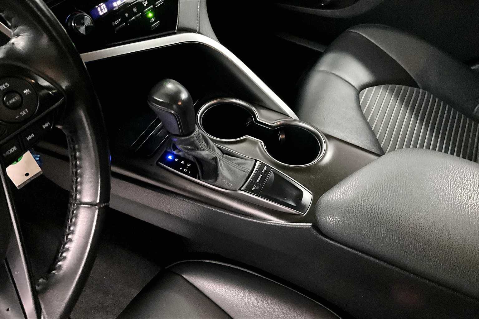 2023 Toyota Camry SE - Photo 20