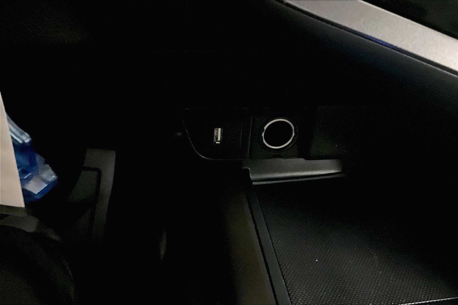 2023 Toyota Camry SE - Photo 26