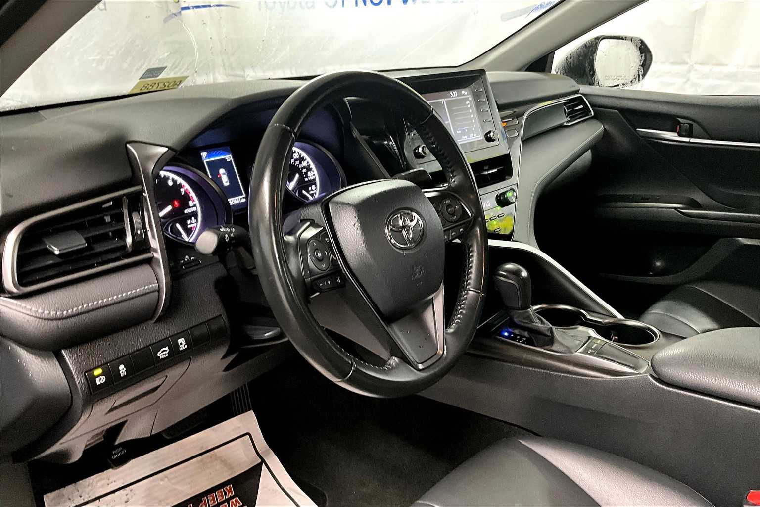 2023 Toyota Camry SE - Photo 8