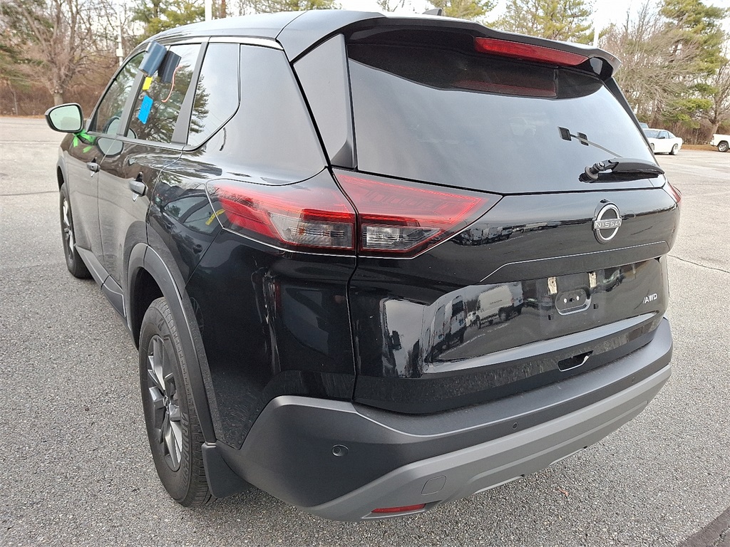 2023 Nissan Rogue S - Photo 4