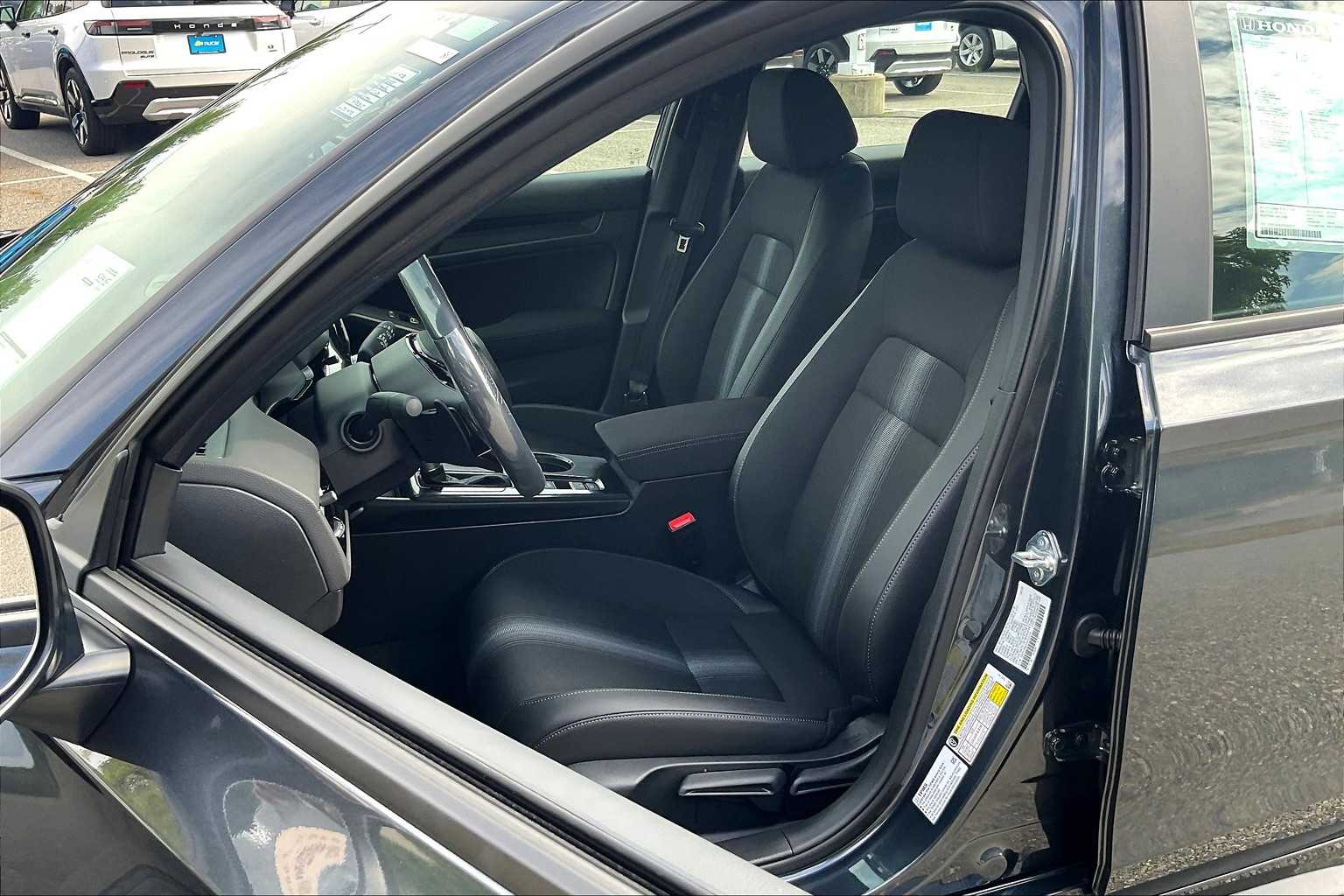 2025 Honda Civic Hatchback Sport - Photo 11