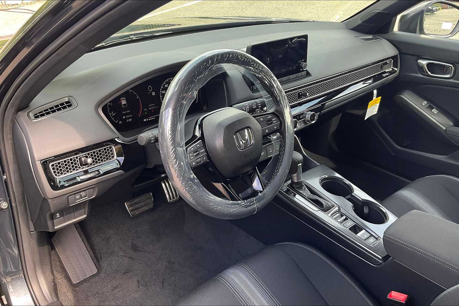 2025 Honda Civic Hatchback Sport - Photo 9