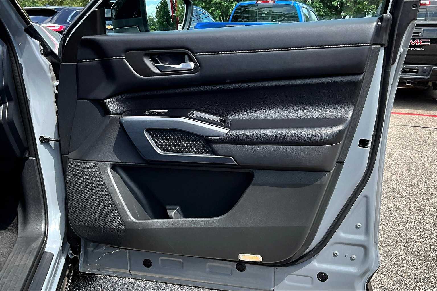 2022 Nissan Pathfinder SL - Photo 12