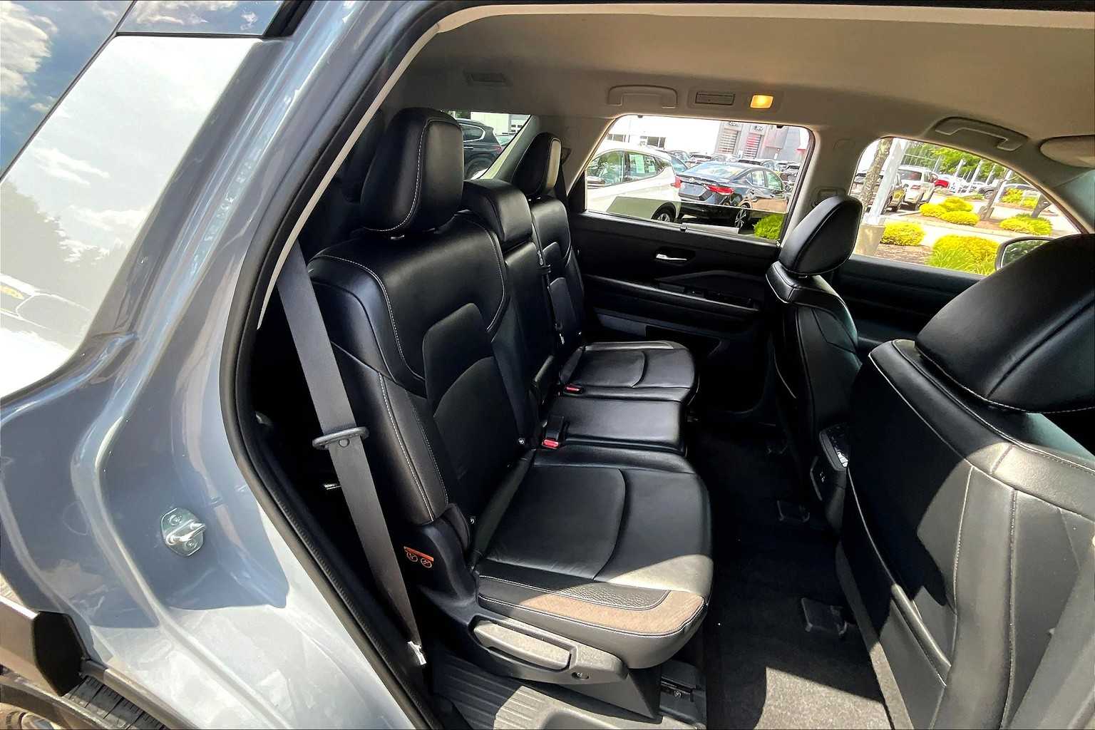 2022 Nissan Pathfinder SL - Photo 16