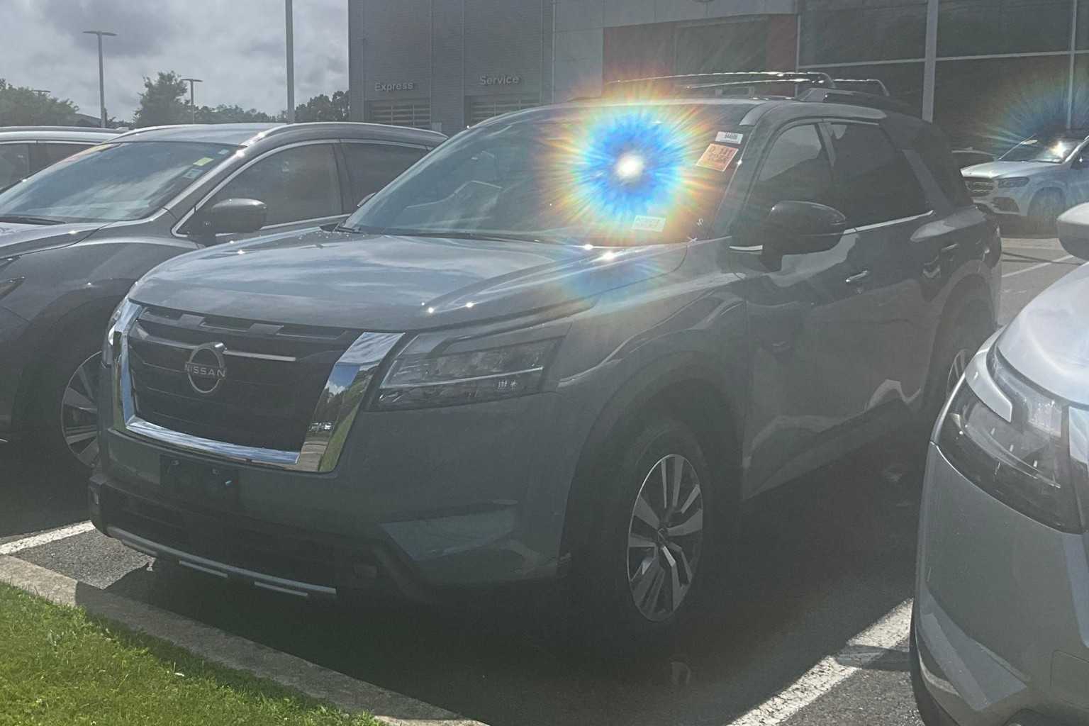 2022 Nissan Pathfinder SL - Photo 2