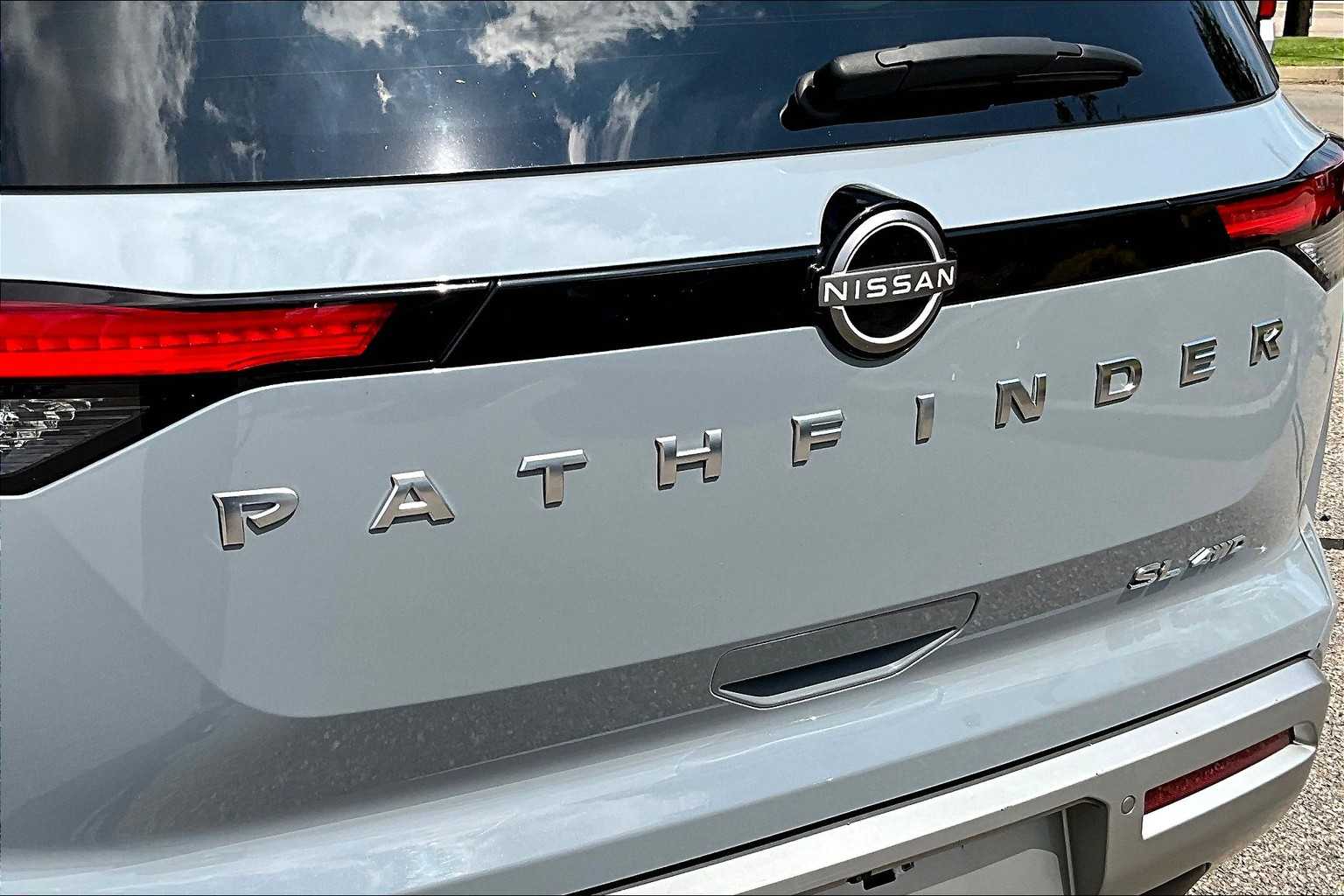 2022 Nissan Pathfinder SL - Photo 28