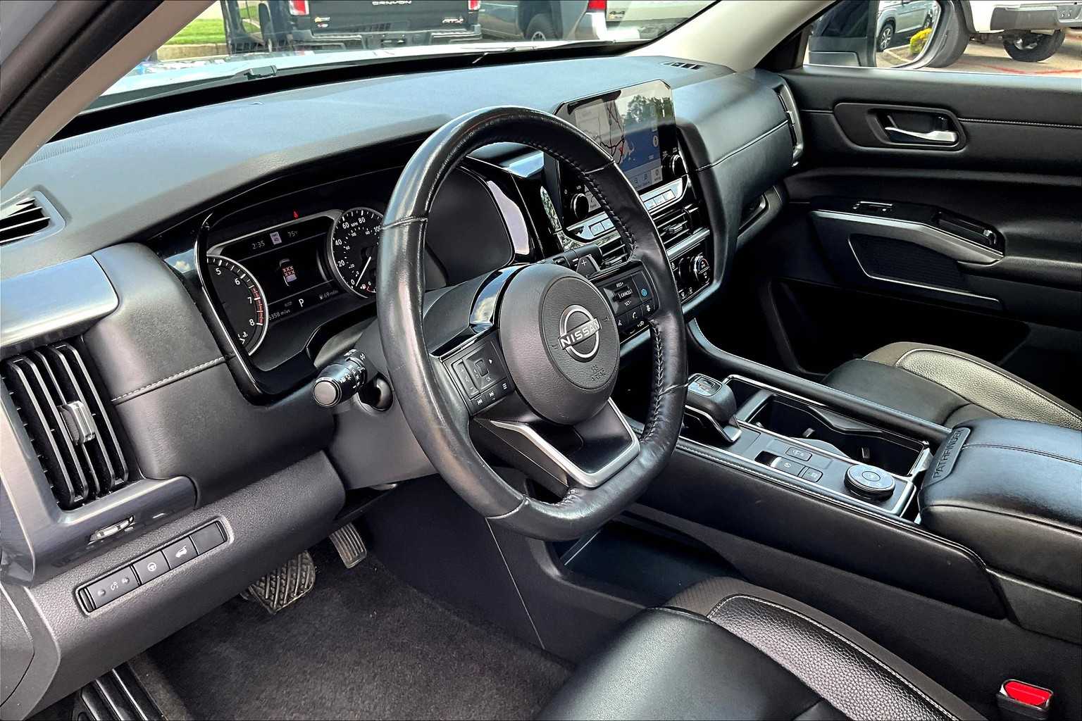 2022 Nissan Pathfinder SL - Photo 8
