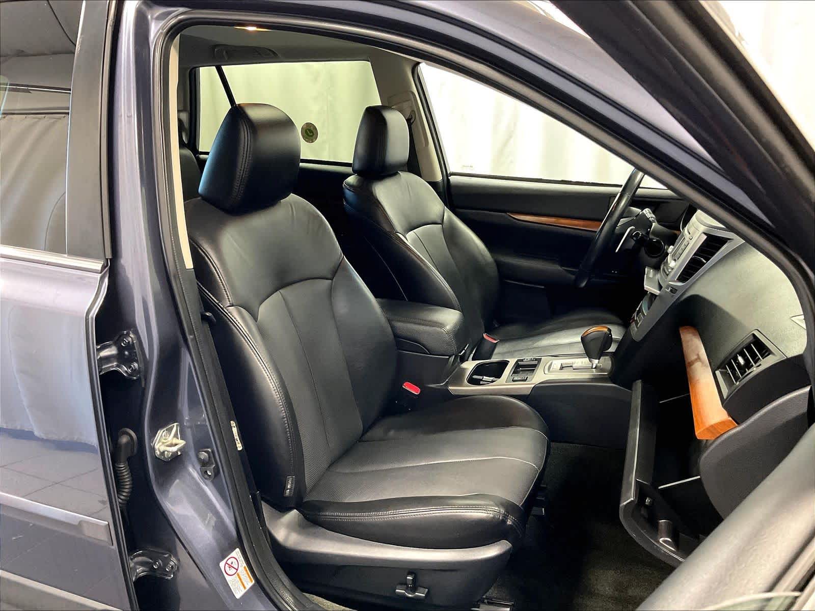 2014 Subaru Outback 2.5i Limited - Photo 11