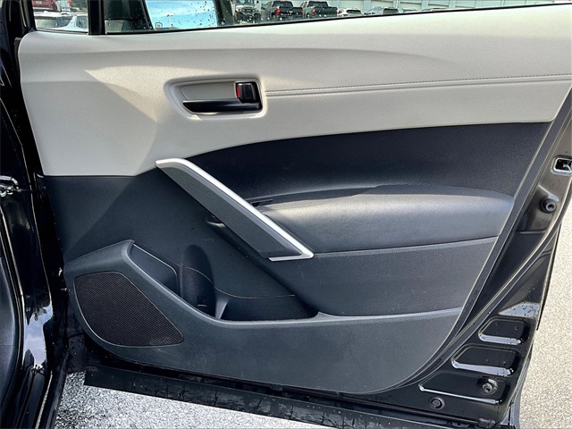 2023 Toyota Corolla Cross L - Photo 12