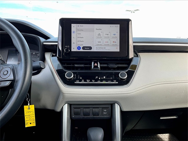 2023 Toyota Corolla Cross L - Photo 17