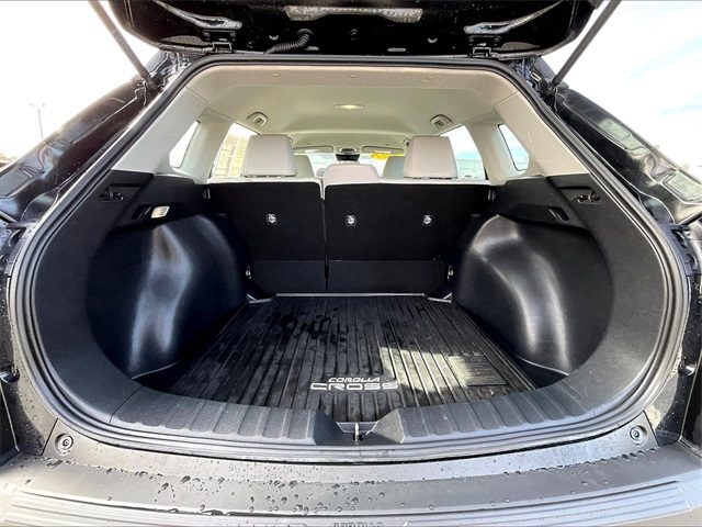2023 Toyota Corolla Cross L - Photo 23