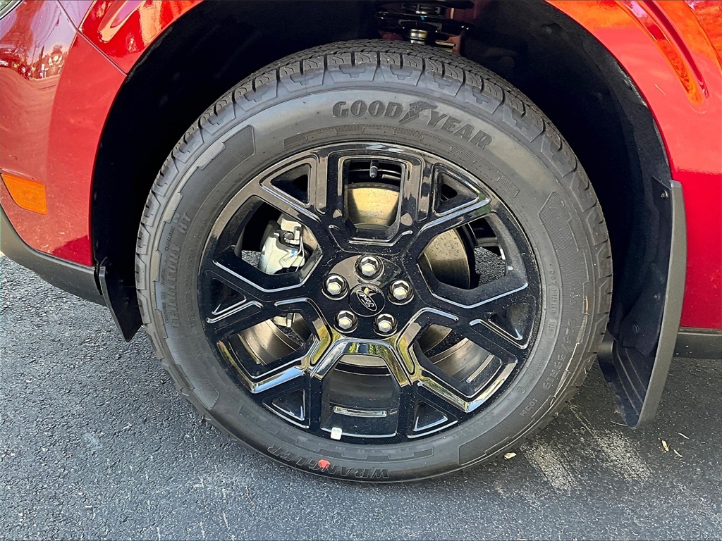 2025 Ford Maverick XLT - Photo 12