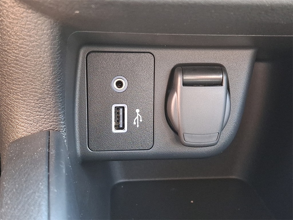 2025 Nissan Versa 1.6 S - Photo 15