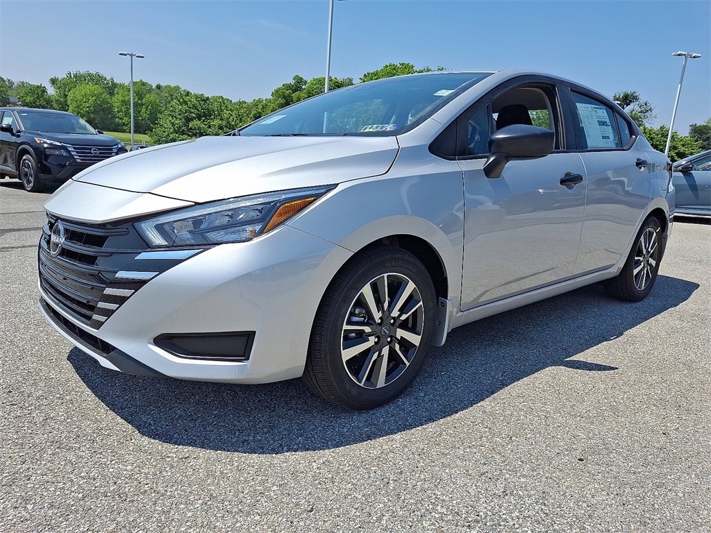 2025 Nissan Versa 1.6 S - Photo 2