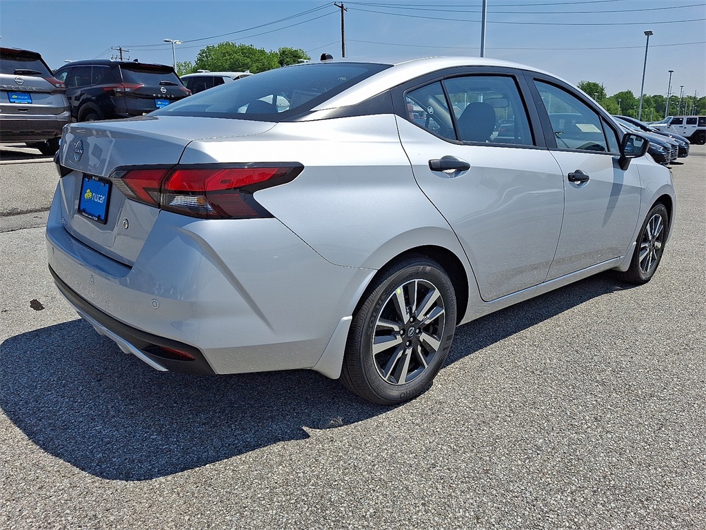 2025 Nissan Versa 1.6 S - Photo 4