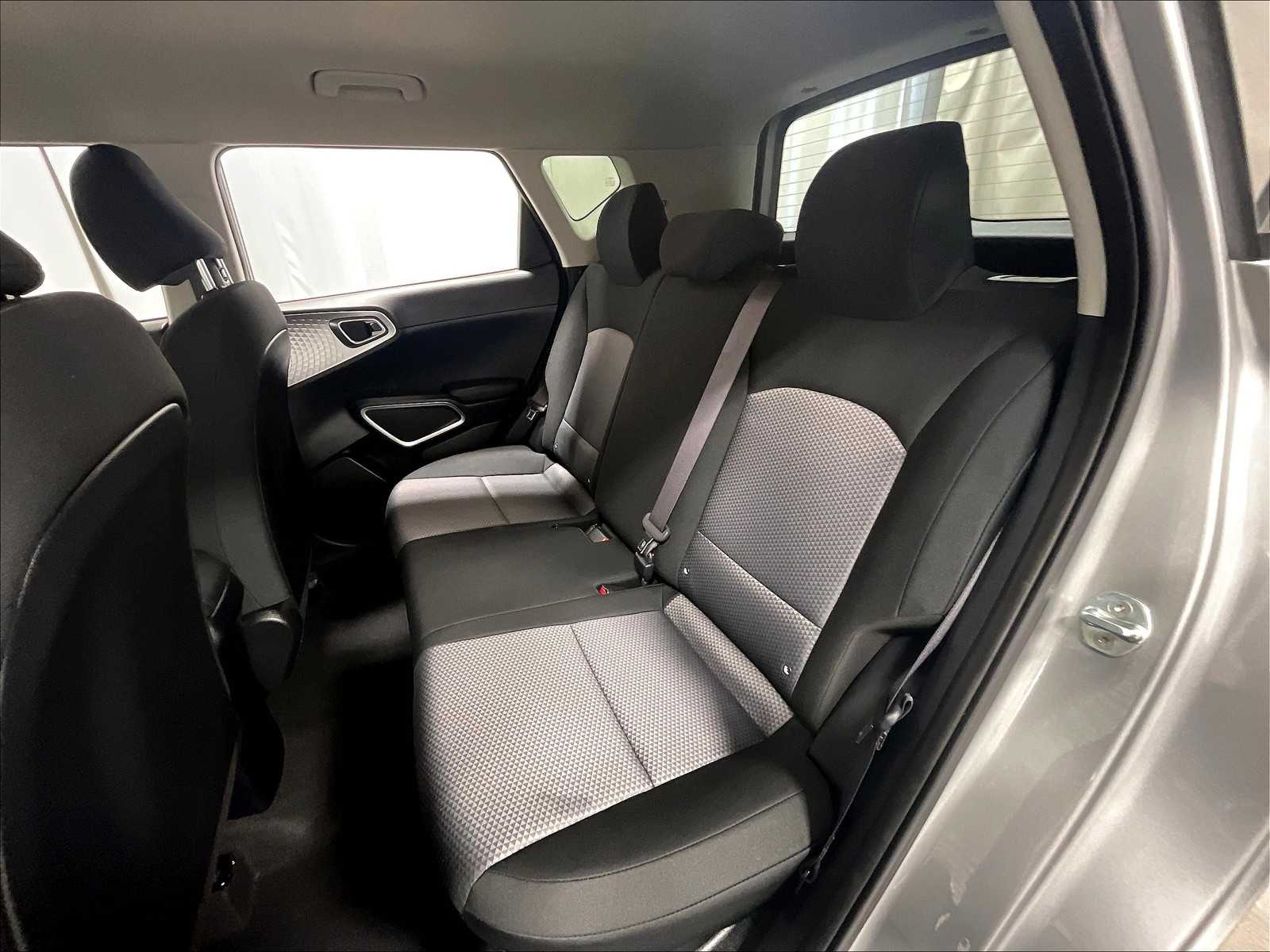 2023 Kia Soul LX - Photo 15
