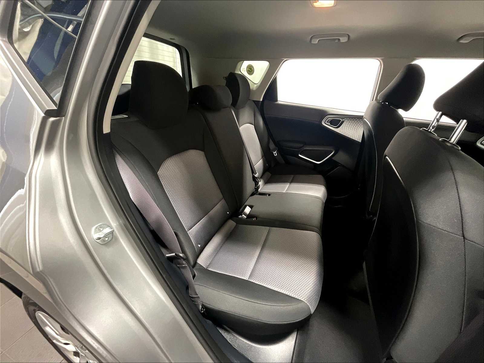 2023 Kia Soul LX - Photo 16
