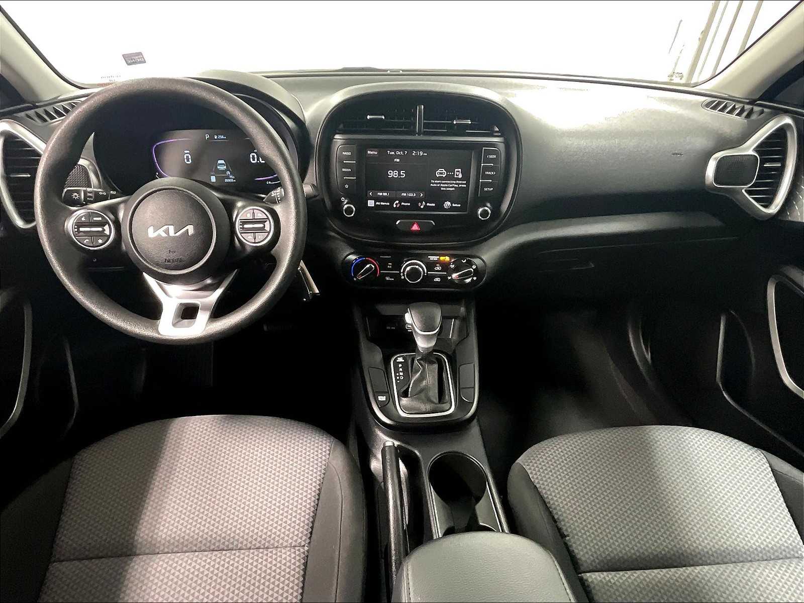 2023 Kia Soul LX - Photo 22