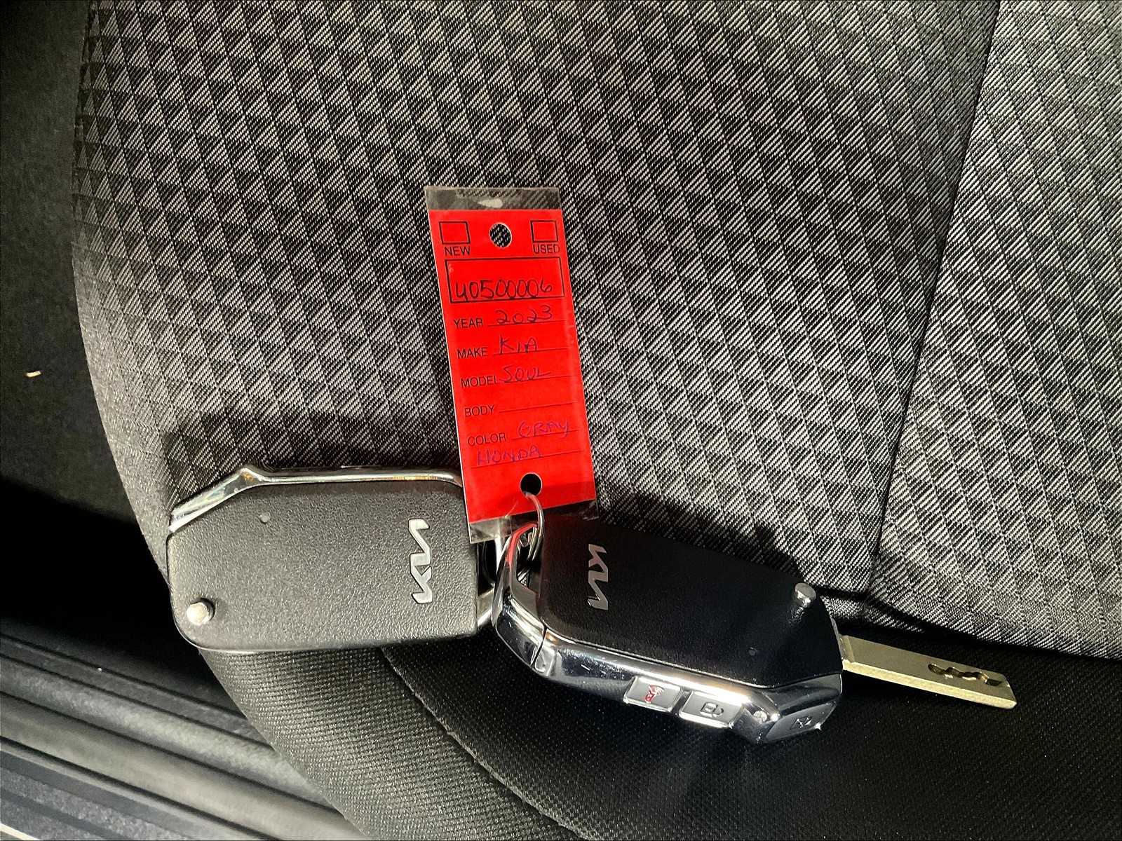 2023 Kia Soul LX - Photo 31