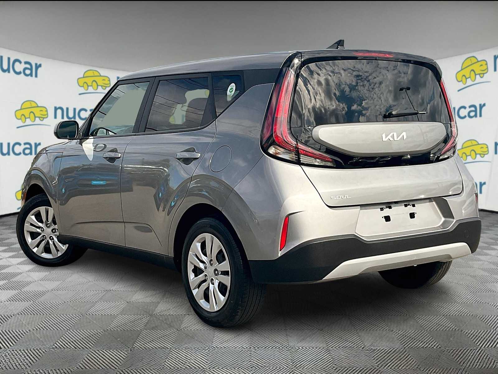 2023 Kia Soul LX - Photo 4