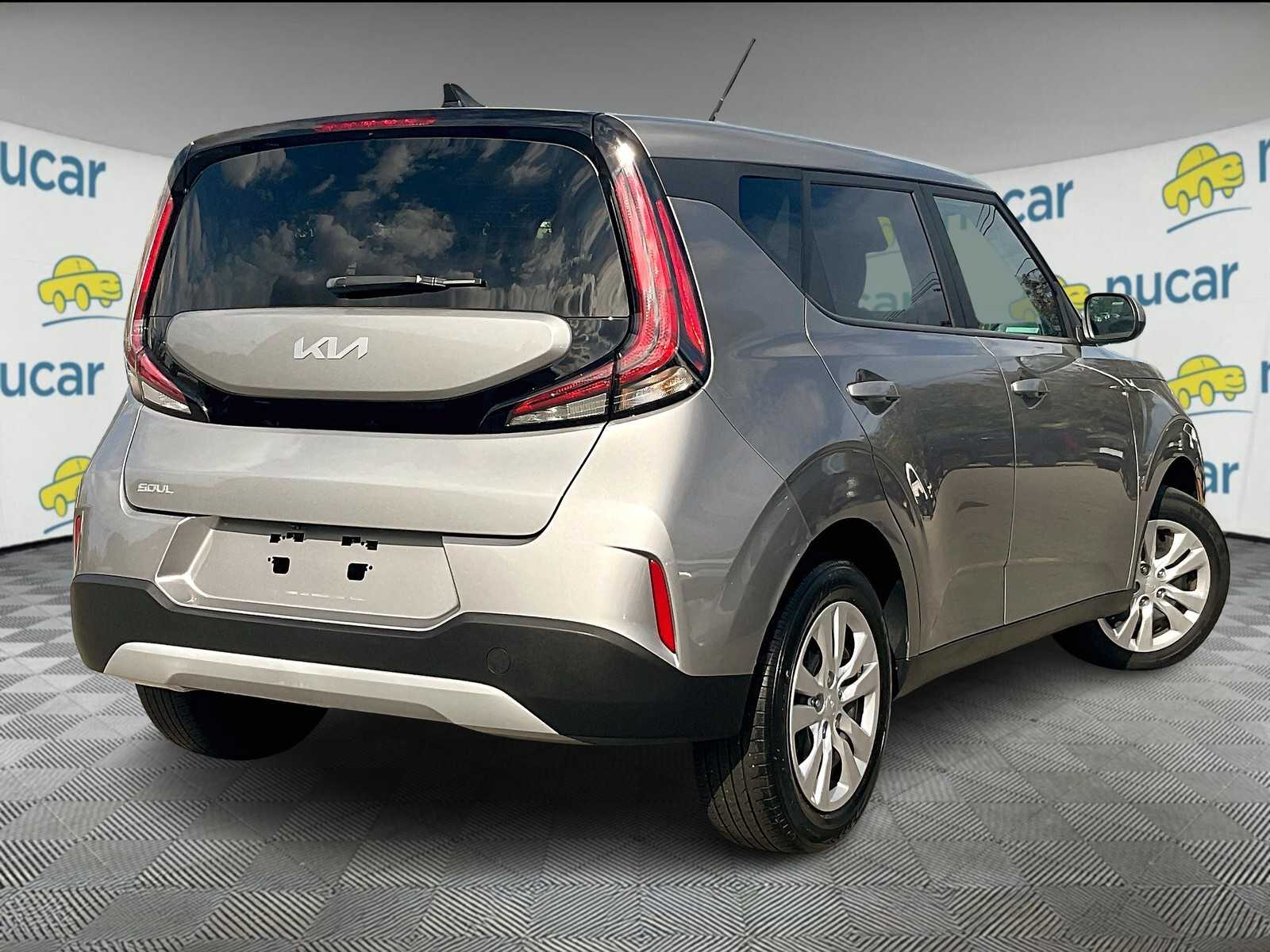2023 Kia Soul LX - Photo 6