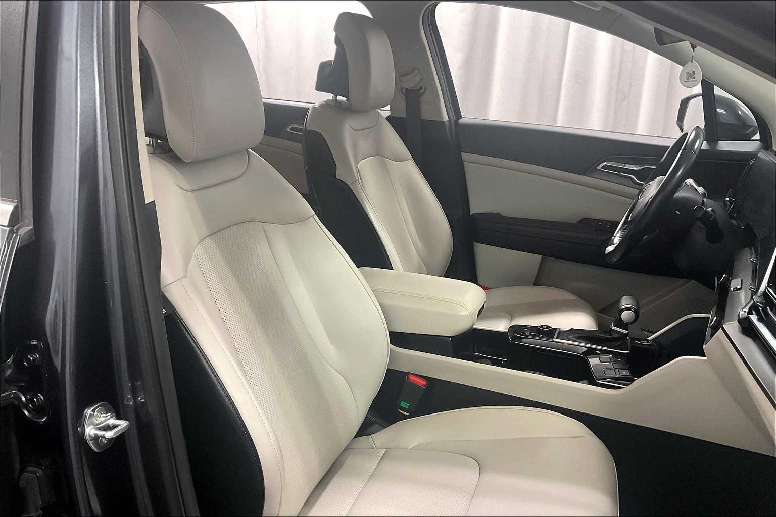 2023 Kia Sportage EX - Photo 11