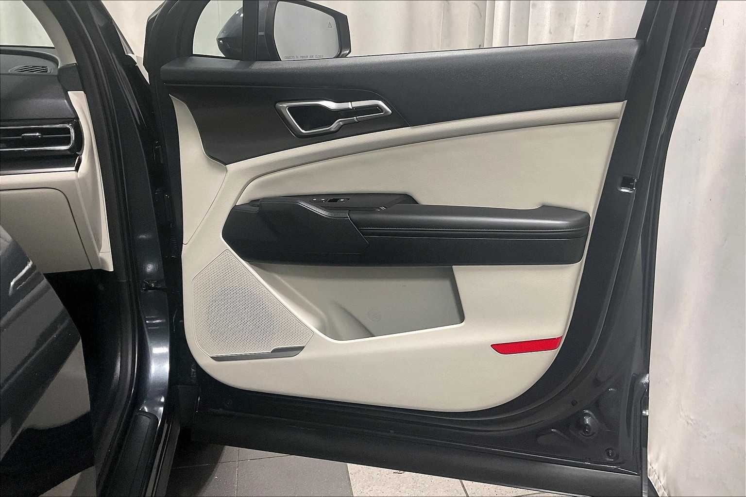2023 Kia Sportage EX - Photo 12