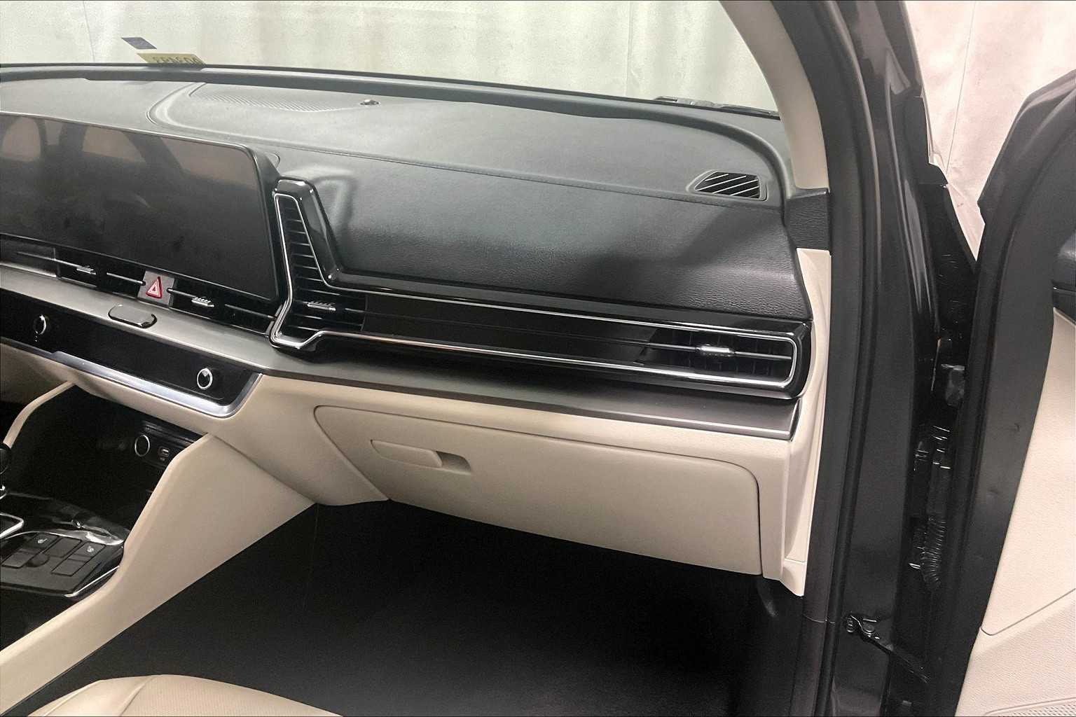 2023 Kia Sportage EX - Photo 13
