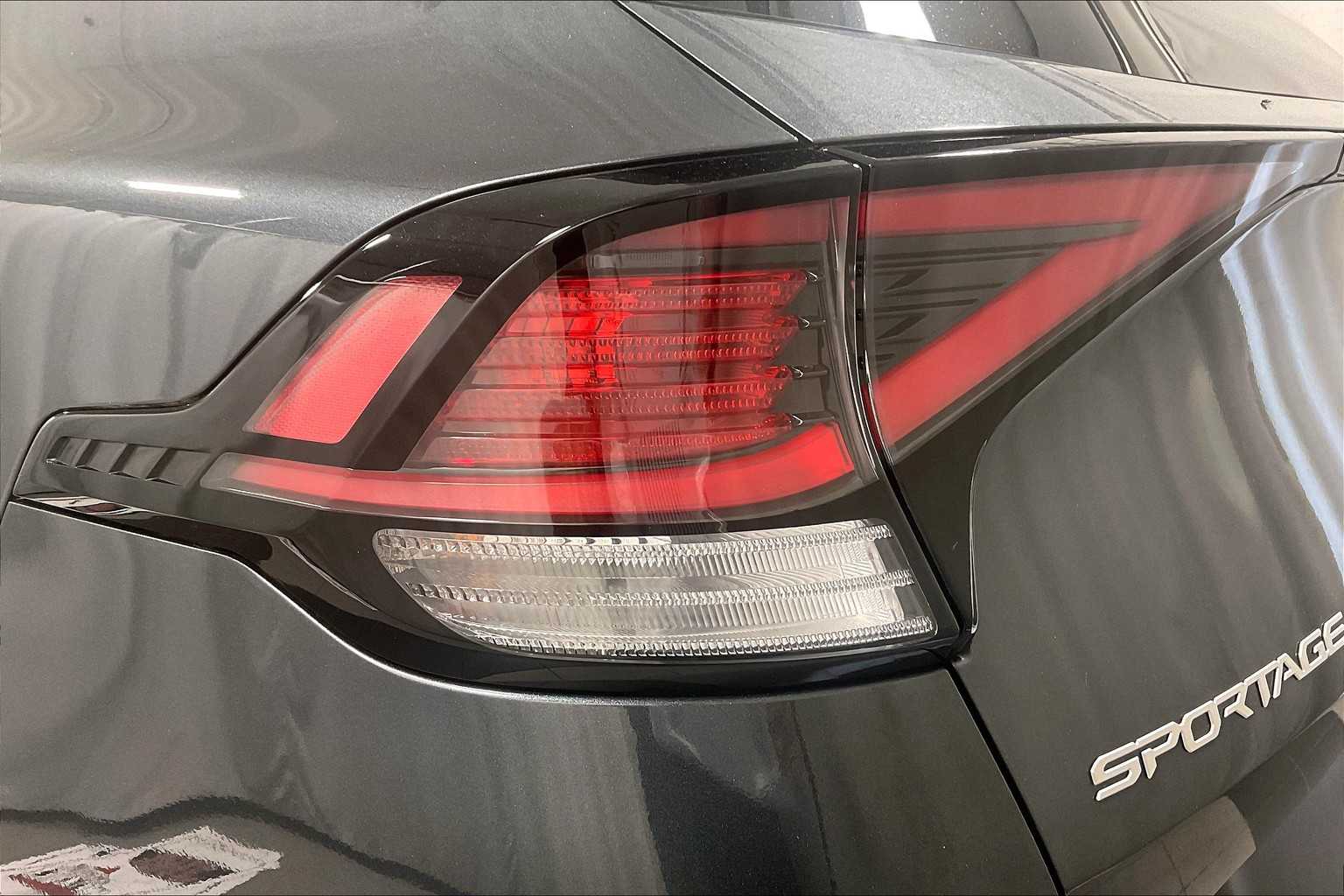 2023 Kia Sportage EX - Photo 34