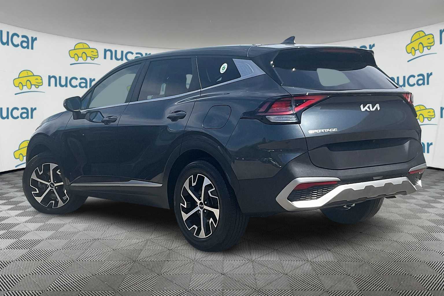 2023 Kia Sportage EX - Photo 4