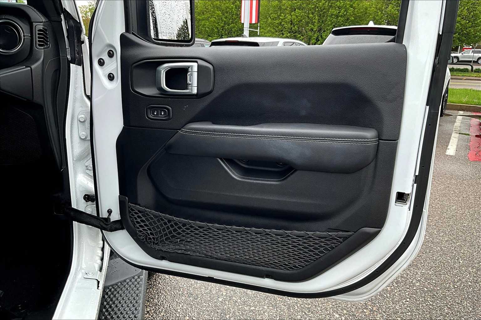 2022 Jeep Wrangler Unlimited Sahara - Photo 12