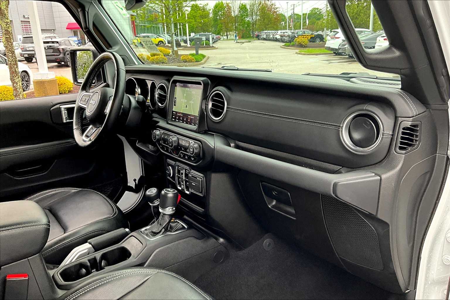 2022 Jeep Wrangler Unlimited Sahara - Photo 14