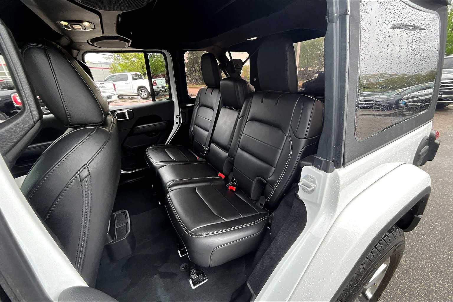 2022 Jeep Wrangler Unlimited Sahara - Photo 15