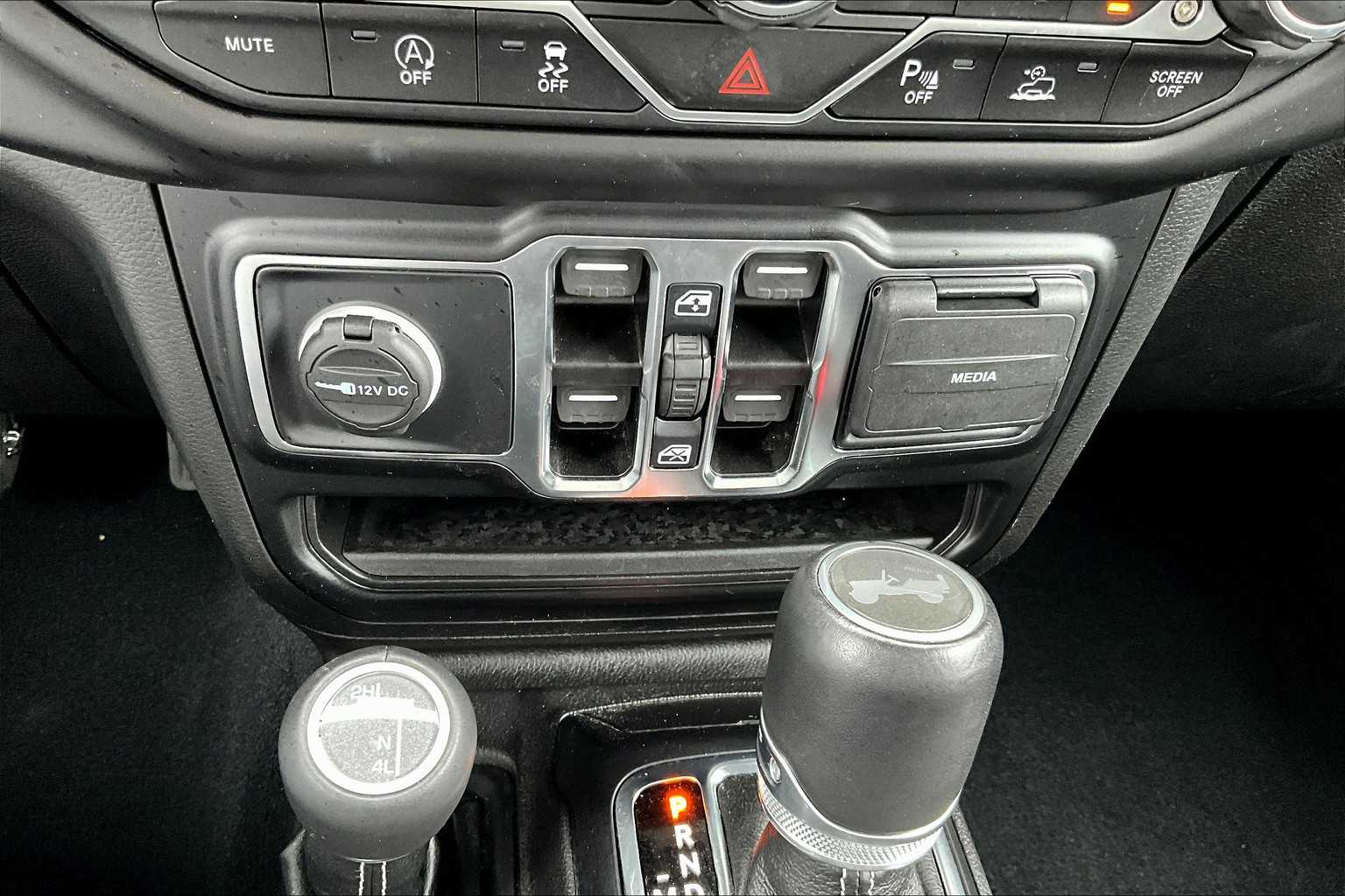 2022 Jeep Wrangler Unlimited Sahara - Photo 25