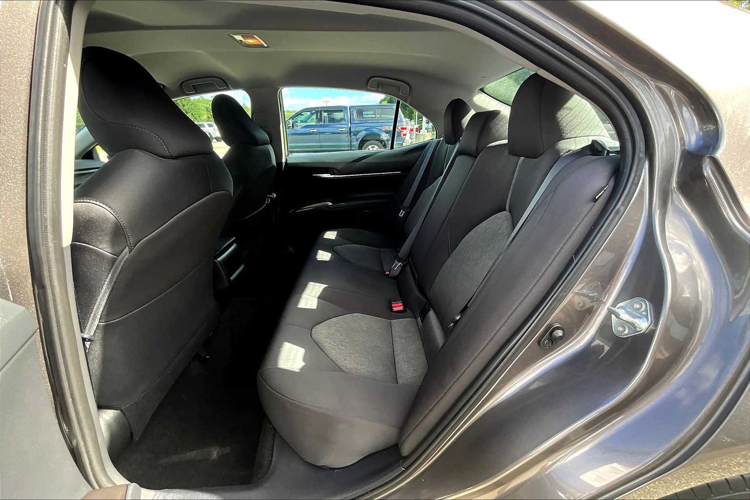 2021 Toyota Camry LE - Photo 13
