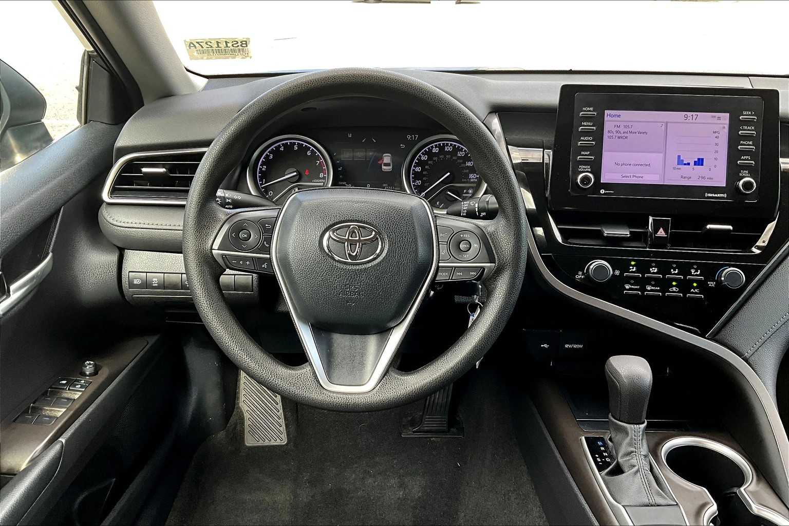 2021 Toyota Camry LE - Photo 15