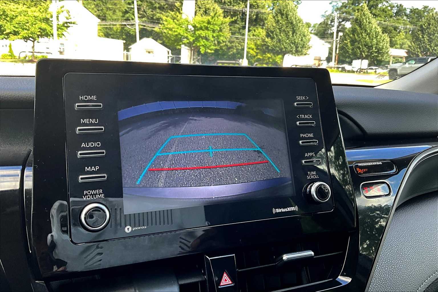 2021 Toyota Camry LE - Photo 17
