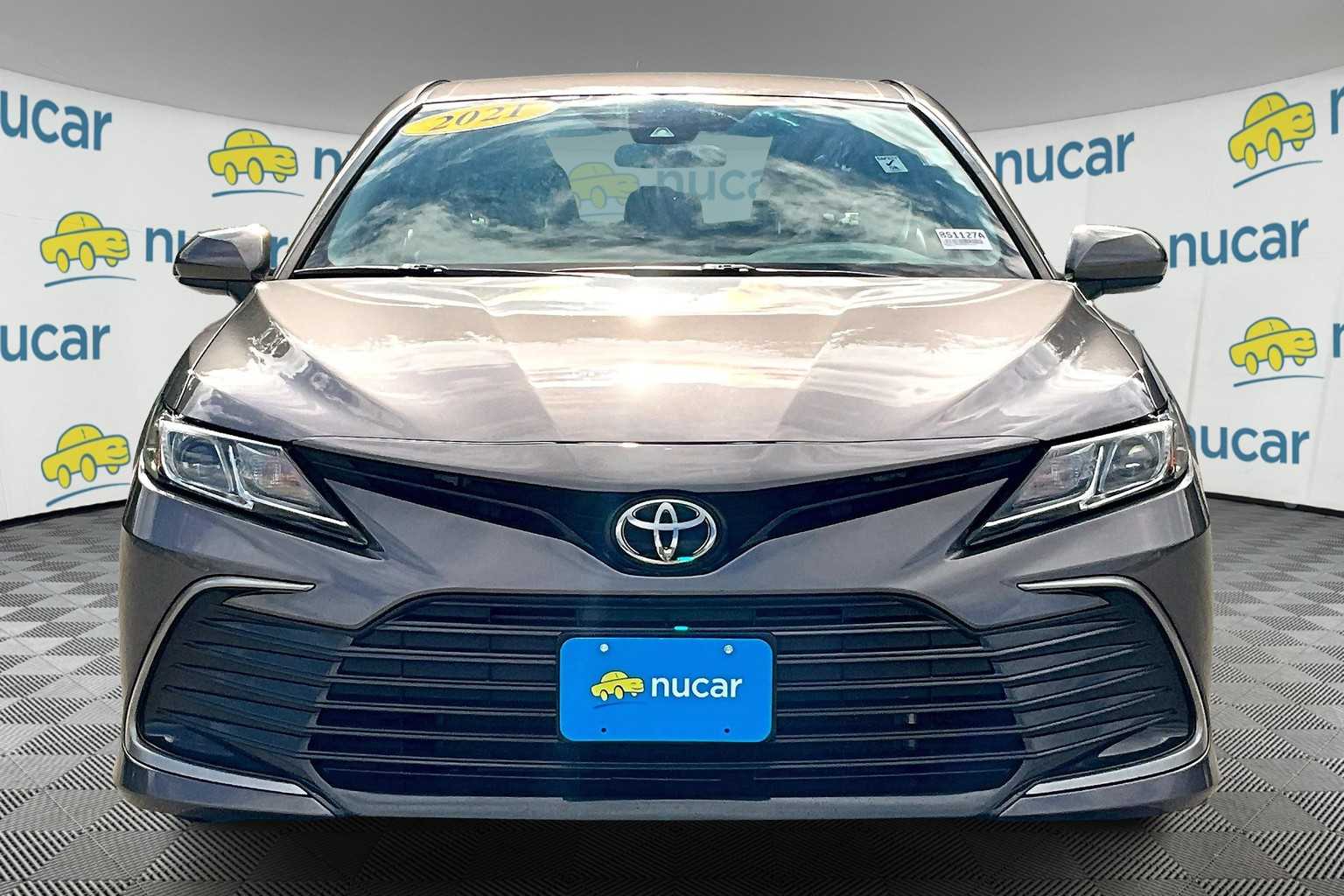 2021 Toyota Camry LE - Photo 2