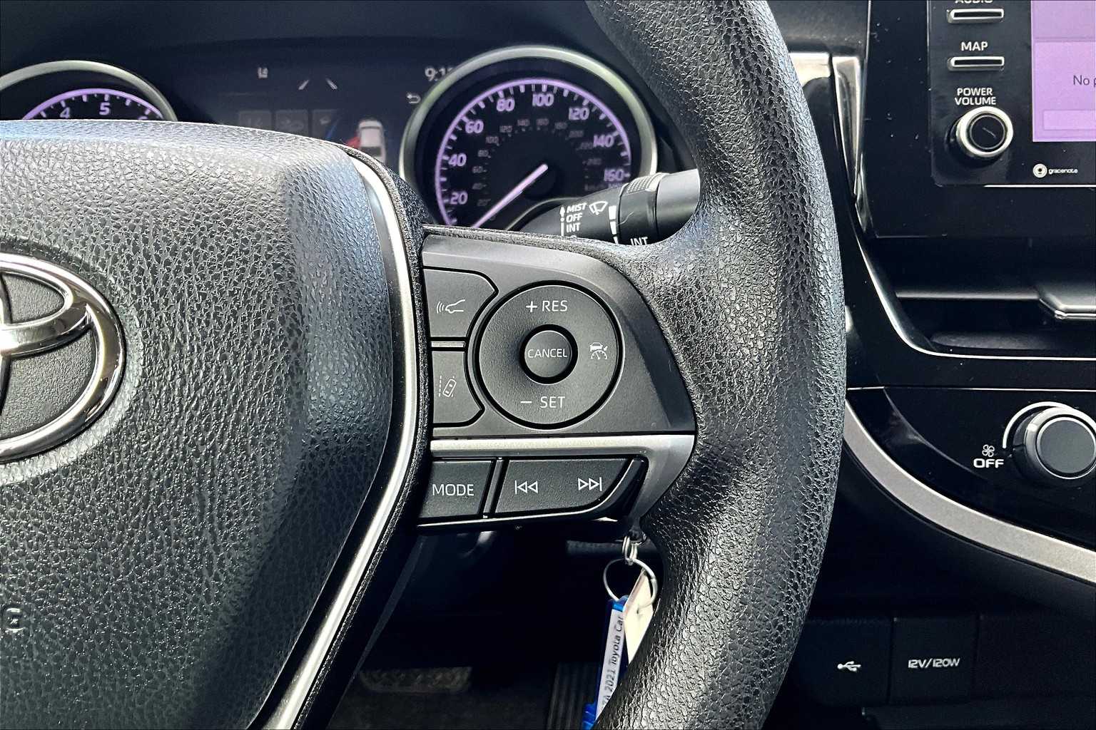 2021 Toyota Camry LE - Photo 22