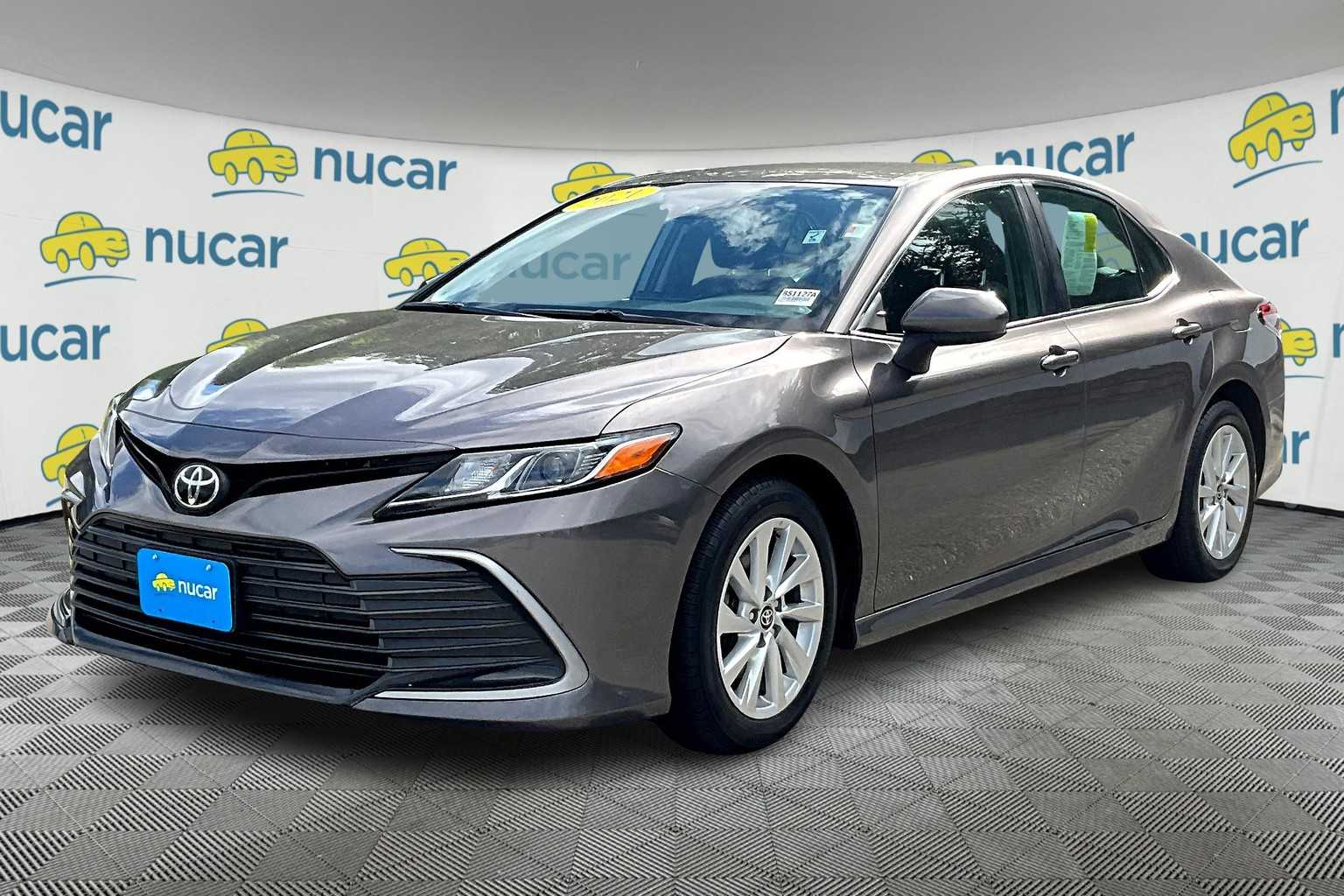 2021 Toyota Camry LE - Photo 3