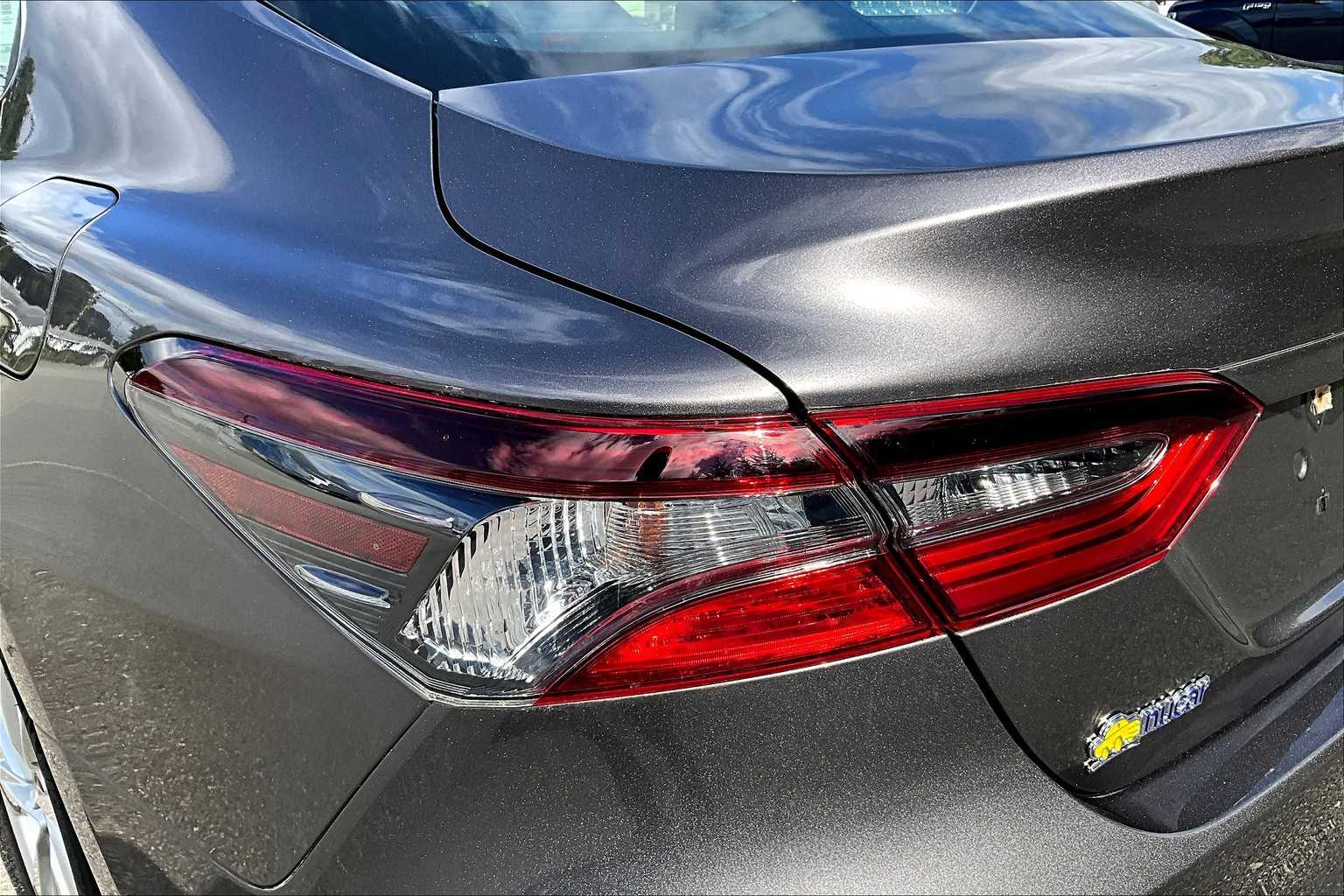 2021 Toyota Camry LE - Photo 31