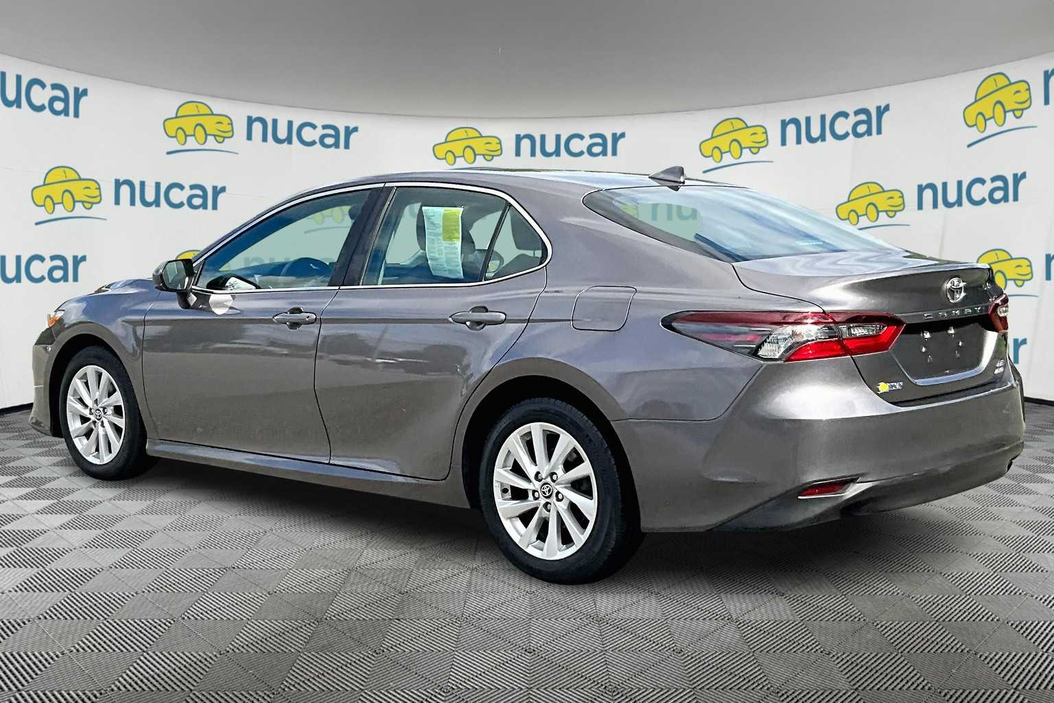 2021 Toyota Camry LE - Photo 4