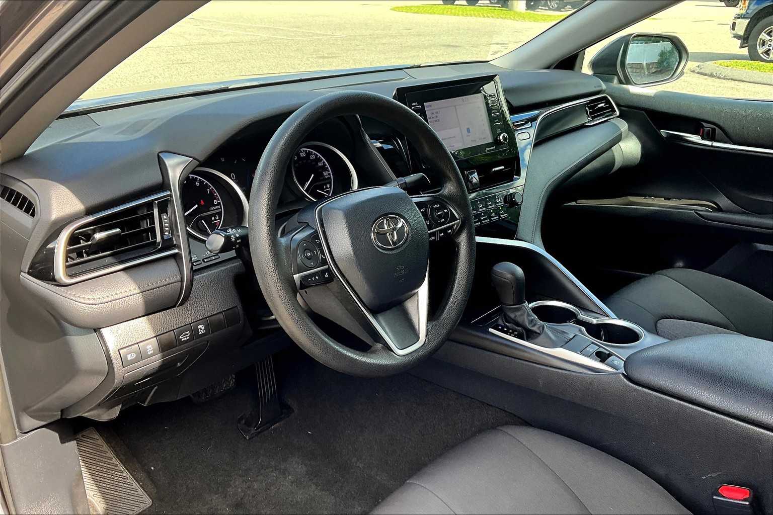 2021 Toyota Camry LE - Photo 6