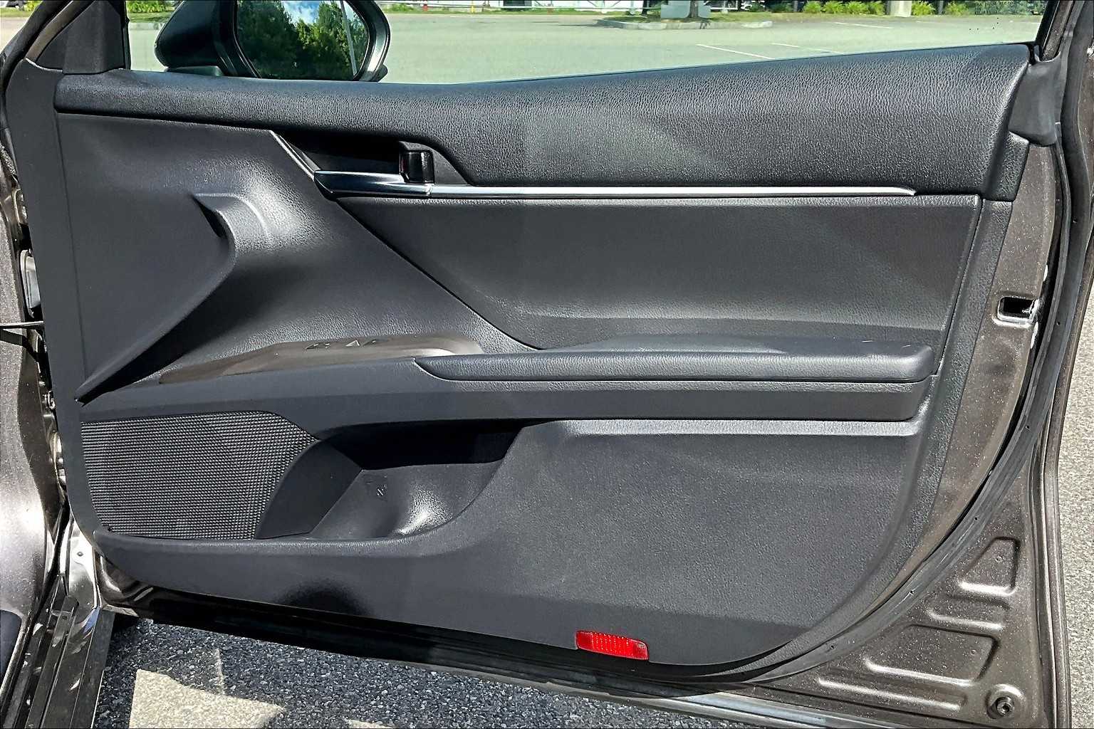 2021 Toyota Camry LE - Photo 10