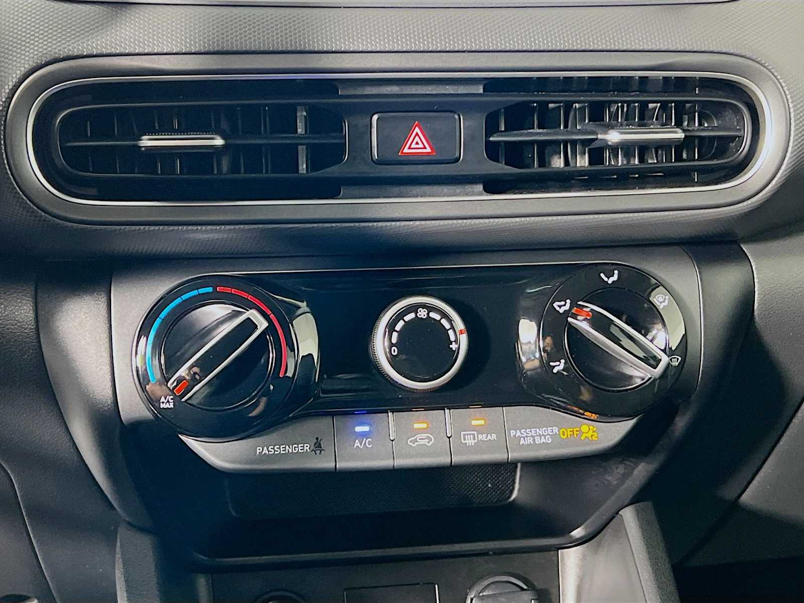 2023 Hyundai Kona SEL - Photo 15
