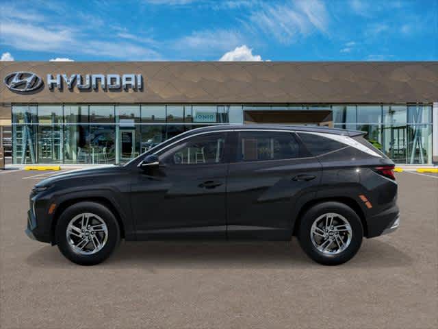 2025 Hyundai Tucson SE - Photo 3