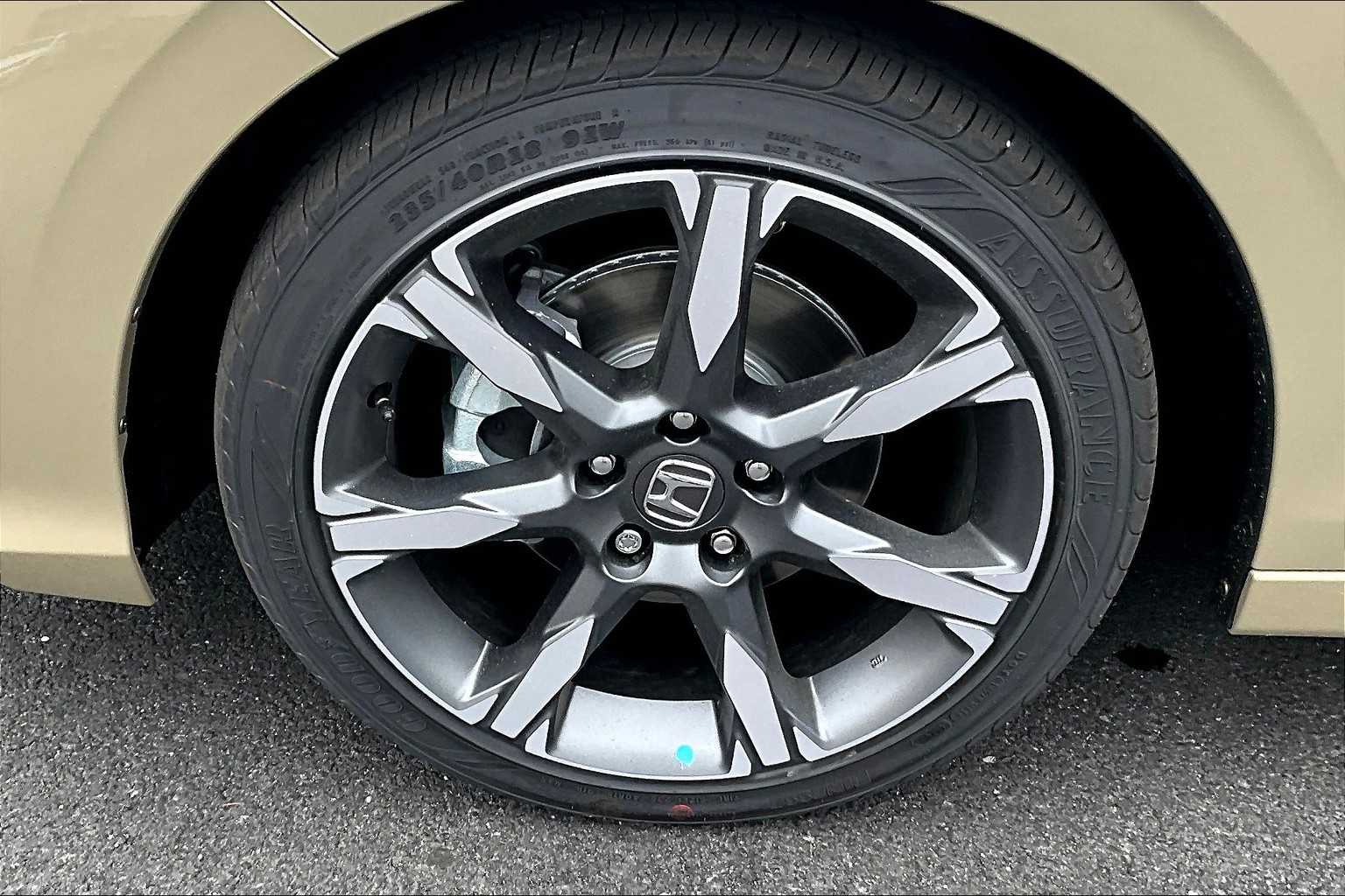 2025 Honda Civic Hatchback Hybrid Sport Touring - Photo 8